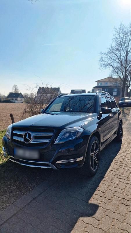 Schwarz Gebraucht 2012 Mercedes GLK200 AMG line SUV | 13.900 € (Fairer Preis) - Bild 1/4