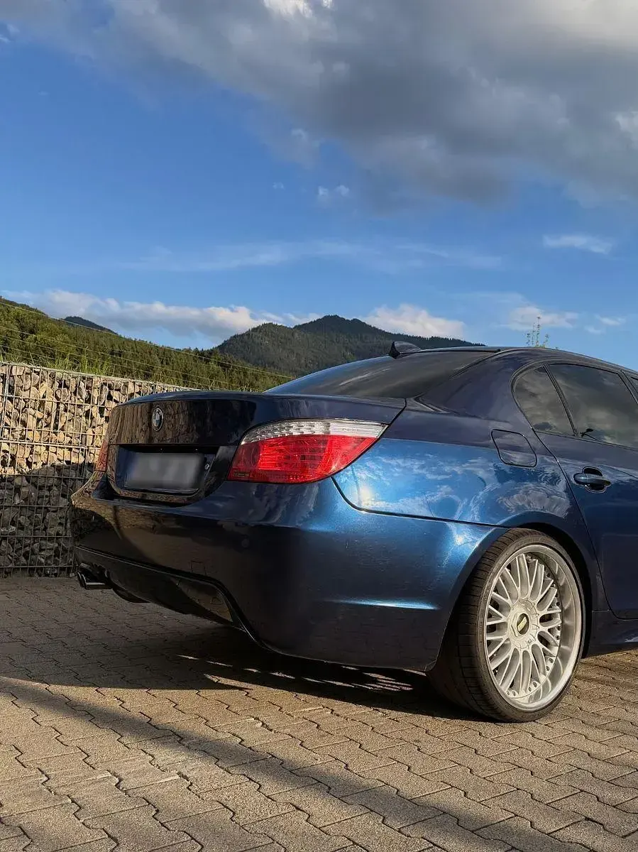 Gebraucht BMW 525 M Sport 197 PS (144 kW) 2008 Blau Limousine
