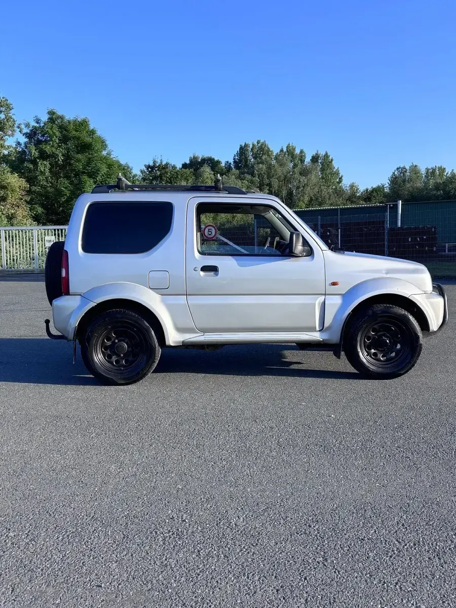 Gebraucht Suzuki Jimny 82 PS (60 kW) 2002 Silber SUV