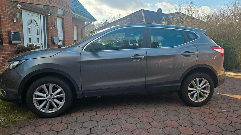 Gebraucht Nissan Qashqai 131 PS (96 kW) 2017 Grau SUV