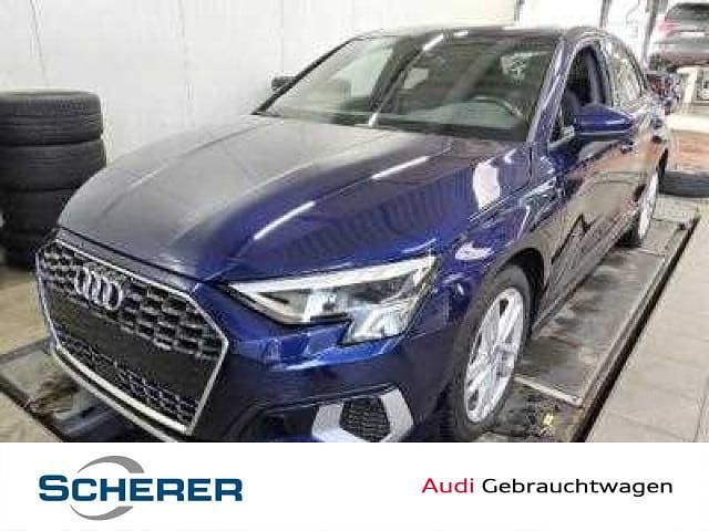 Gebraucht Audi A3 Sportback e-tron Ambiente 204 PS (150 kW) 2022 Navarrablau metallic Kleinwagen