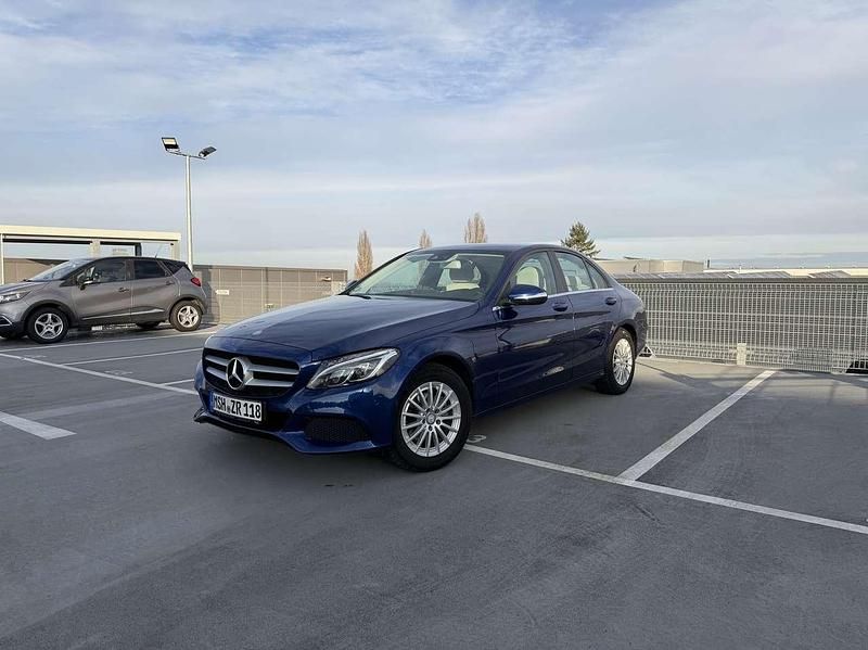 Blau Gebraucht 2014 Mercedes C180 Limousine | 15.400 € (Guter Preis) - Bild 1/4