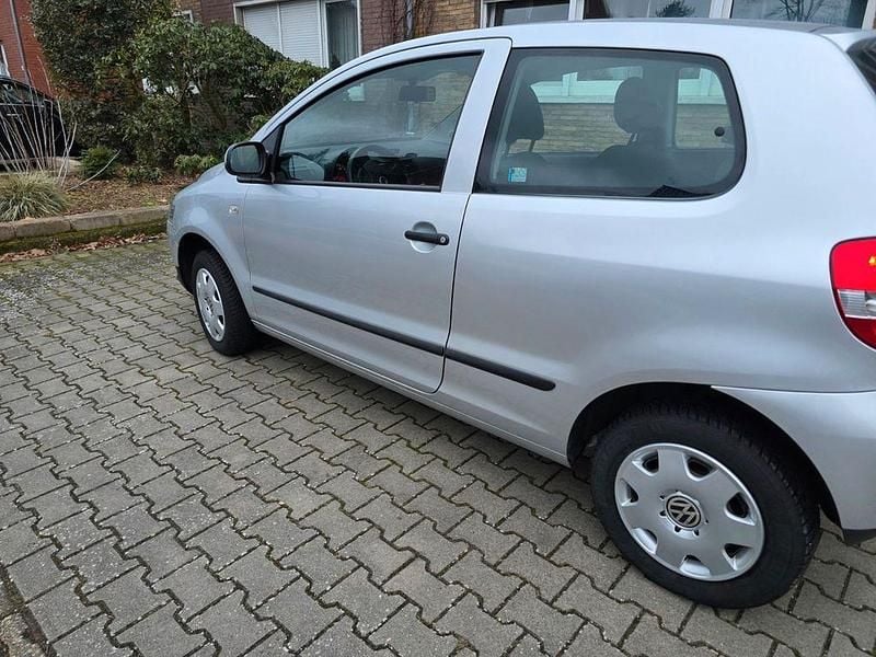 Gebraucht VW Fox 54 PS (39 kW) 2007 Silber Kleinwagen