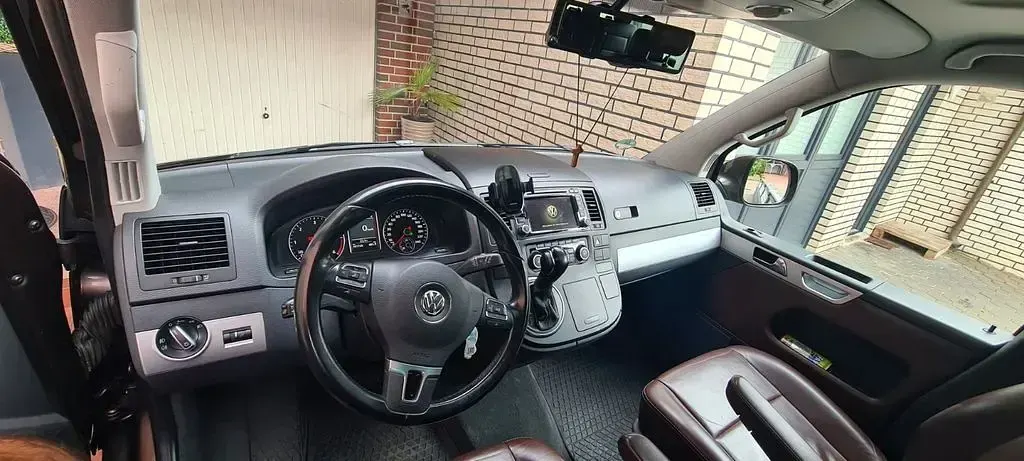 Gebraucht VW Multivan 179 PS (131 kW) 2015 Braun Van / Kleinbus