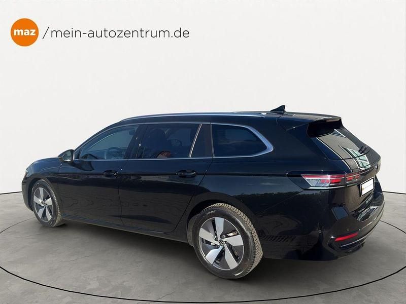 Usata VW Passat Elegance 150 CV (110 kW) 2025 Nero Station wagon