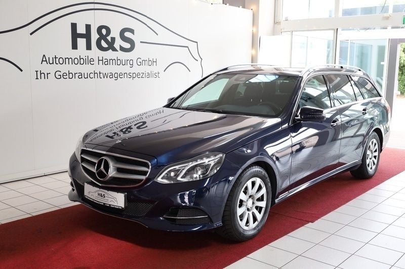 Cavansitblau lack Gebraucht 2016 Mercedes E220 Avantgarde Kombi | 14.990 € - Bild 1/4