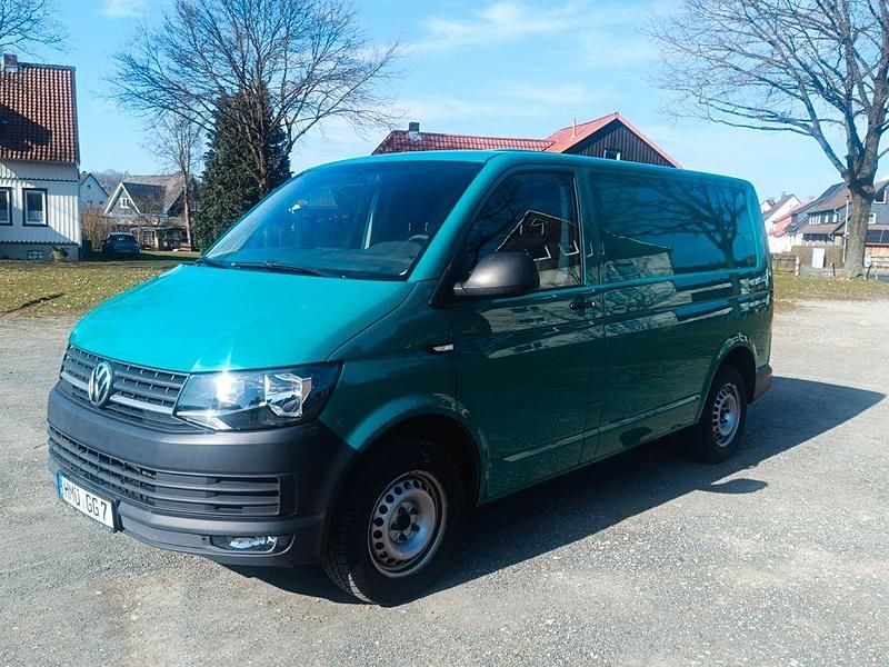 Gebraucht VW Transporter 102 PS (75 kW) 2015 Grün Van
