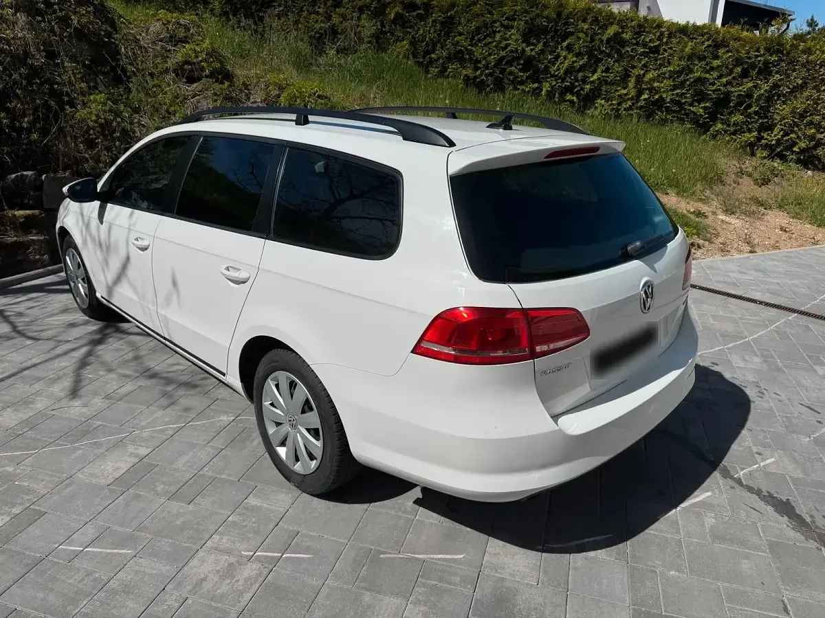 Usata VW Passat 105 CV (77 kW) 2012 Bianco Station wagon