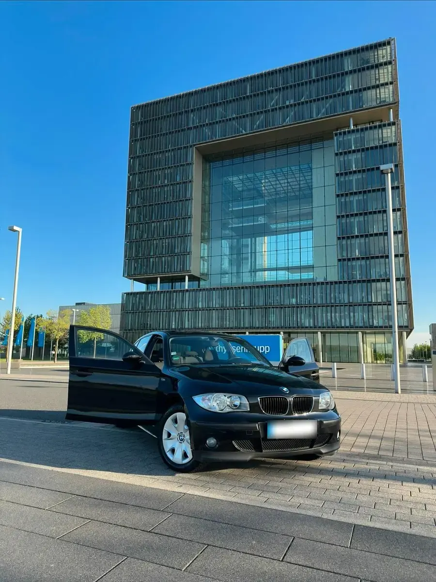 Gebraucht BMW 118 122 PS (89 kW) 2005 Schwarz Kleinwagen