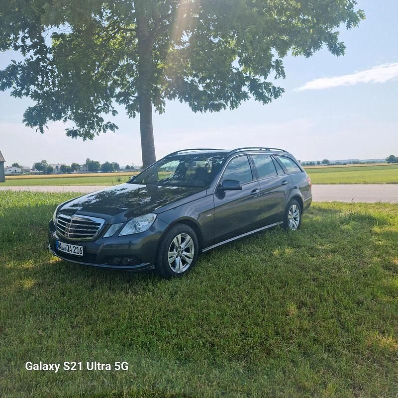 Grau Gebraucht 2010 Mercedes E350 Kombi | 8.400 € (Guter Preis) - Bild 1/4