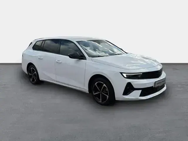 Gebraucht Opel Astra 131 PS (96 kW) 2024 Lack weiss banquise/typ aussen Kleinwagen