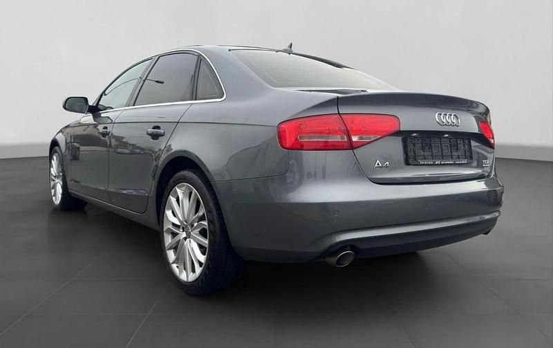 Gebraucht Audi A4 Attraction 300 PS (220 kW) 2012 Grau Limousine