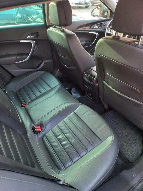 Gebraucht Opel Insignia 196 PS (144 kW) 2012 Schwarz Kombi