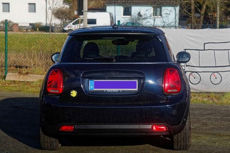 Gebraucht Mini Cooper SE 135 kW (184 PS) 2021 Schwarz Kleinwagen