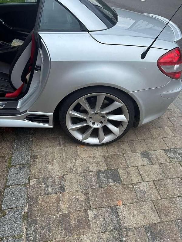 Gebraucht Mercedes SLK280 231 PS (169 kW) 2007 Silber Cabrio