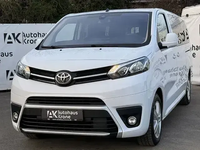 Gebraucht Toyota Proace Verso Executive 177 PS (130 kW) 2023 Icy white Kombi