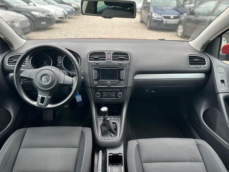 Gebraucht VW Golf VI Team 105 PS (77 kW) 2010 Rot Kleinwagen