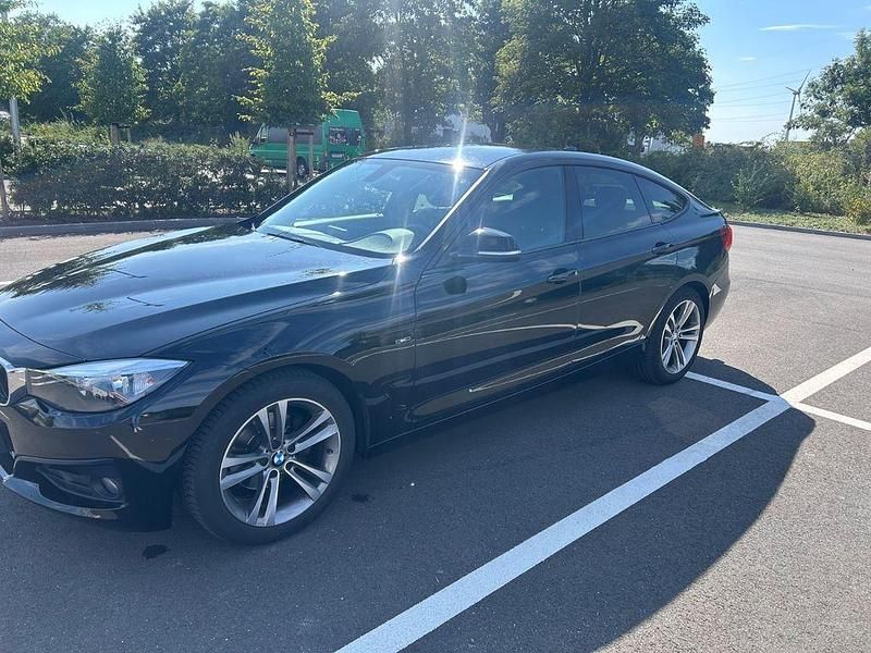 Schwarz Gebraucht 2014 BMW 320 Sport Line Limousine | 14.500 € (Guter Preis) - Bild 1/4