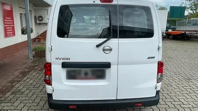 Gebraucht Nissan NV200 86 PS (63 kW) 2011 Weiß Van / Kleinbus