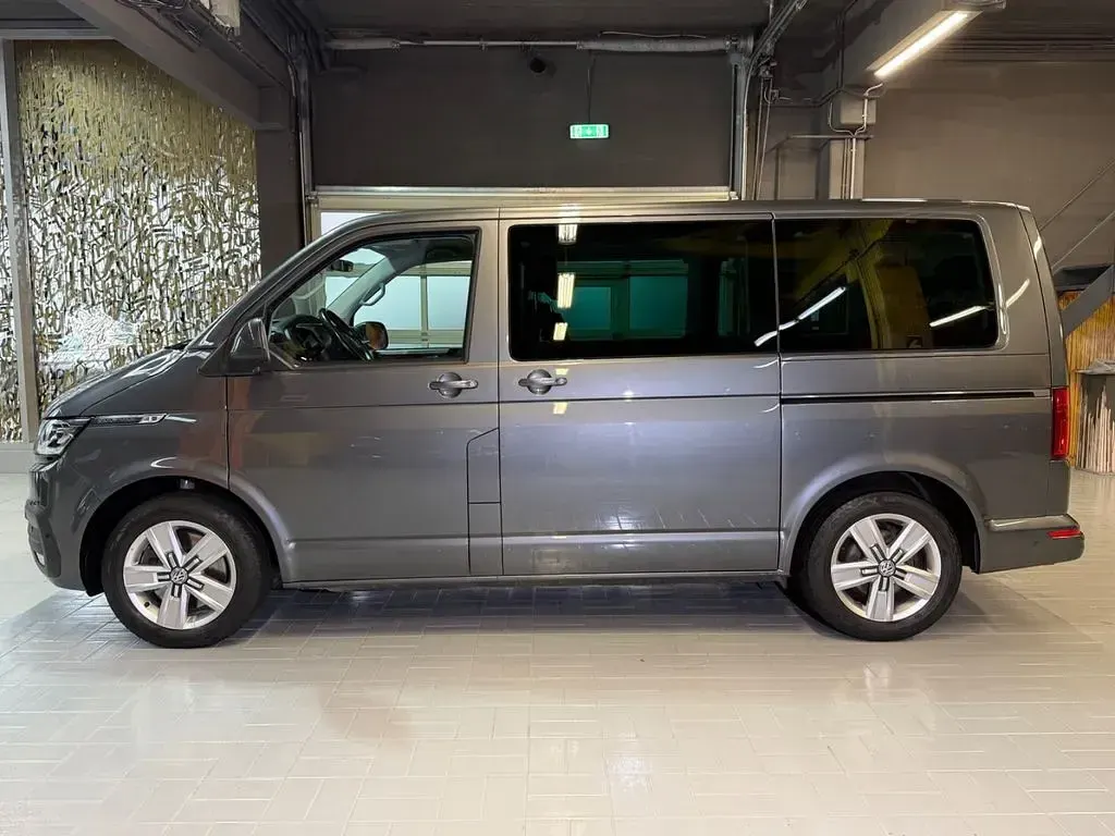 Gebraucht VW Multivan 199 PS (146 kW) 2020 Grau Van / Kleinbus