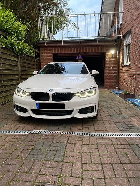 Weiß Gebraucht 2017 BMW 420 Gran Coupé M Sport Coupé | 22.900 € (Fairer Preis) - Bild 1/4