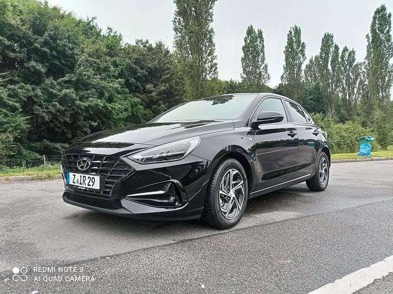 Schwarz Gebraucht 2021 Hyundai i30 Limousine | 19.500 € (Fairer Preis) - Bild 1/4