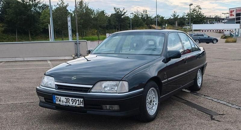 Schwarz Gebraucht 1991 Opel Omega Limousine | 7.900 € - Bild 1/4