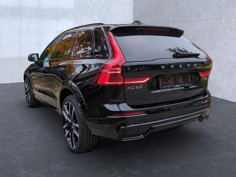 Gebraucht Volvo XC60 Ultimate 235 PS (172 kW) 2022 Onyx black (metallic) SUV