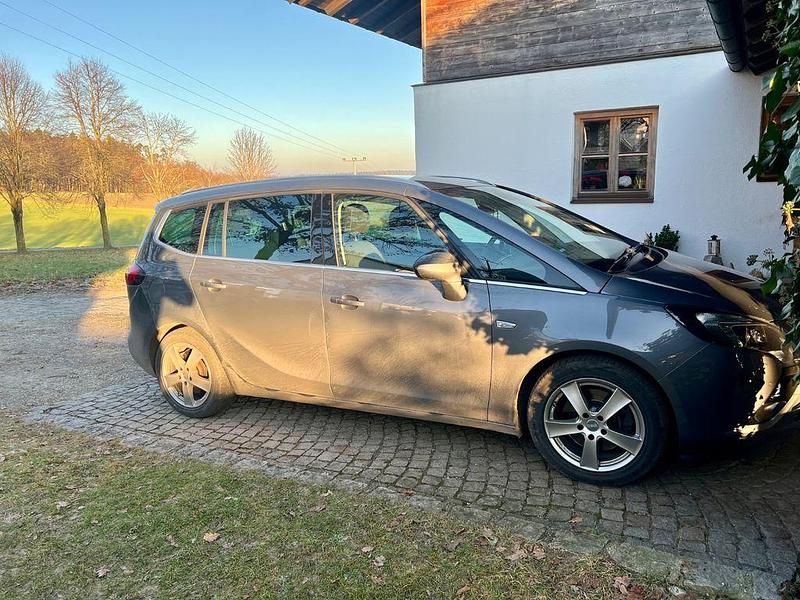 Gebraucht Opel Zafira Tourer Innovation 170 PS (125 kW) 2016 Silber Van / Kleinbus