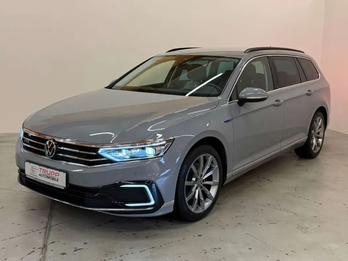Gebraucht VW Passat GTE 218 PS (160 kW) 2022 Grau Kombi