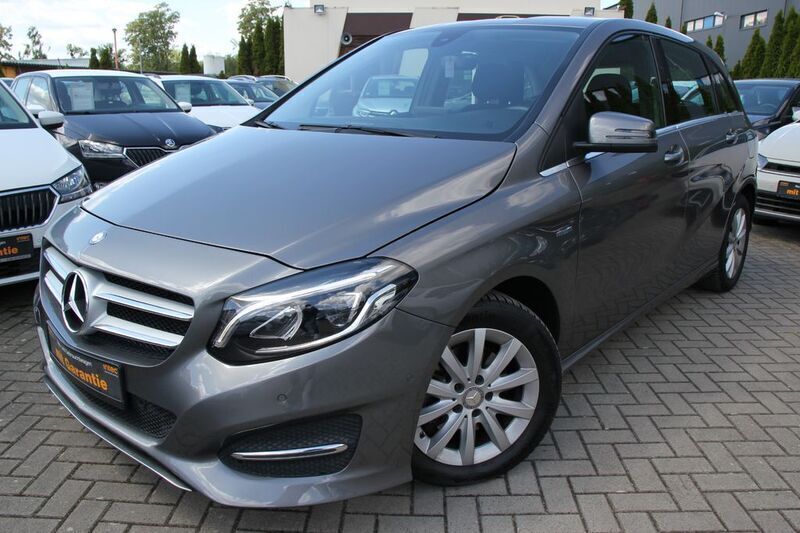 Gebraucht Mercedes B180 122 PS (89 kW) 2016 Grau Van / Kleinbus