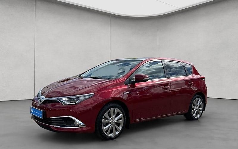 Tokiorot perleffekt Gebraucht 2017 Toyota Auris Hybrid Executive Limousine | 17.480 € (Etwas zu teuer) - Bild 1/4