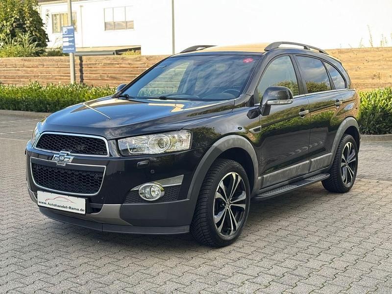 Grau Gebraucht 2012 Chevrolet Captiva LTZ SUV | 6.990 € (Fairer Preis) - Bild 1/4