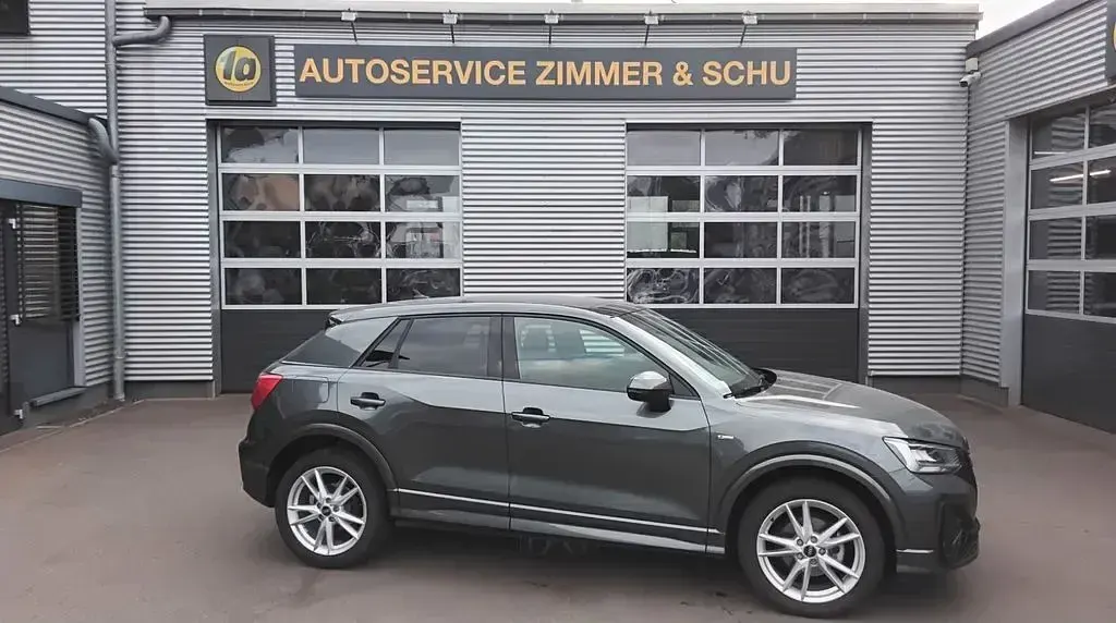 Gebraucht Audi Q2 S-Line 150 PS (110 kW) 2022 Grau SUV