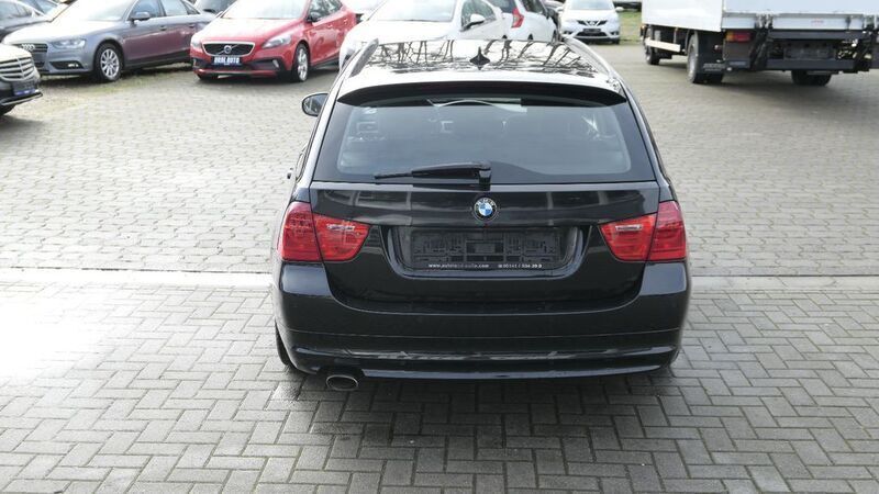 Gebraucht BMW 320 Efficient Dynamics 163 PS (119 kW) 2012 Black sapphire metallic Kombi