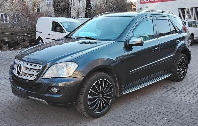 Gebraucht Mercedes ML350 224 PS (164 kW) 2010 Grau SUV