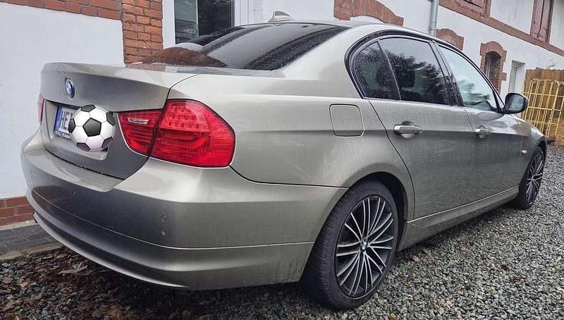 Gebraucht BMW 318 143 PS (105 kW) 2011 Limousine
