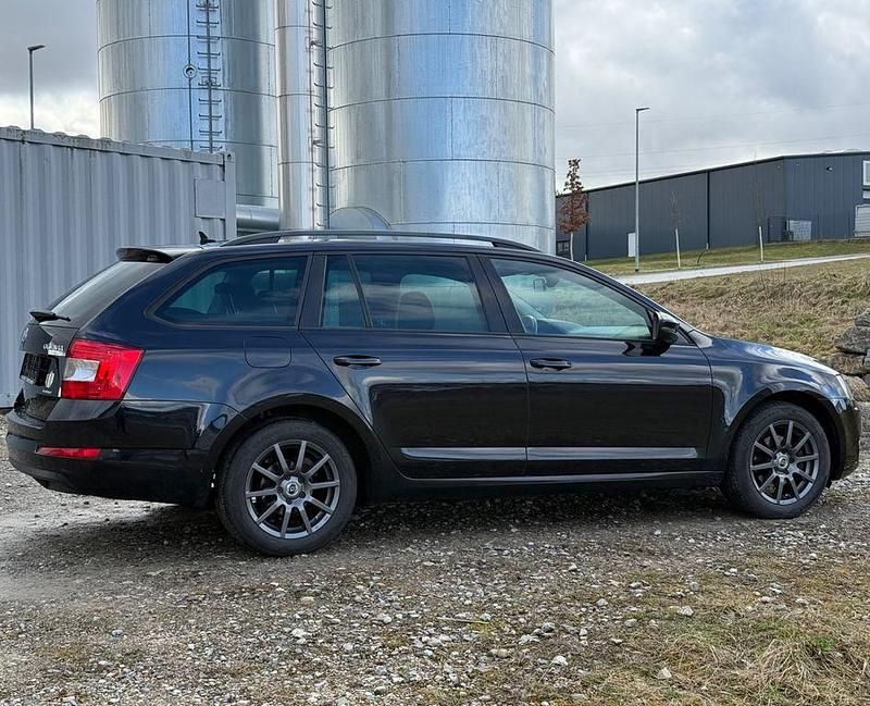 Gebraucht Skoda Octavia 110 PS (80 kW) 2017 Schwarz Kombi