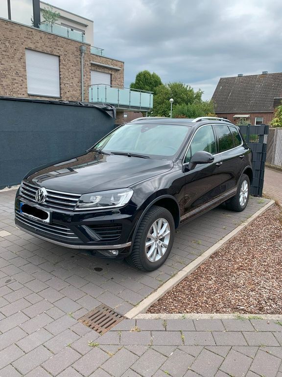 Schwarz Gebraucht 2016 VW Touareg SUV | 31.500 € (Fairer Preis) - Bild 1/4