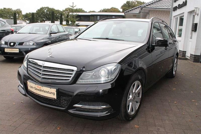 Gebraucht Mercedes C180 156 PS (114 kW) 2013 Schwarz Kombi