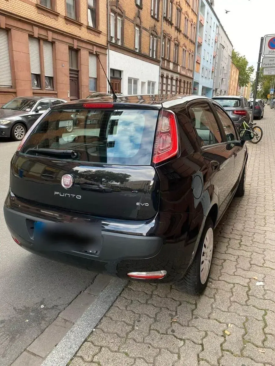 Gebraucht Fiat Grande Punto 77 PS (56 kW) 2010 Schwarz Kleinwagen