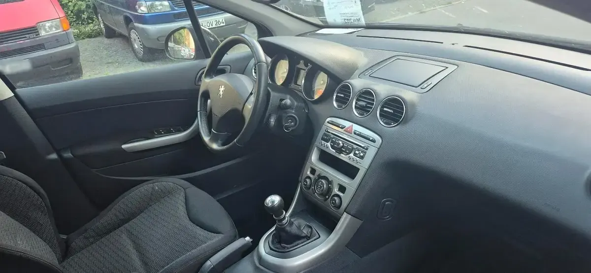 Gebraucht Peugeot 308 SW 109 PS (80 kW) 2012 Schwarz Kombi