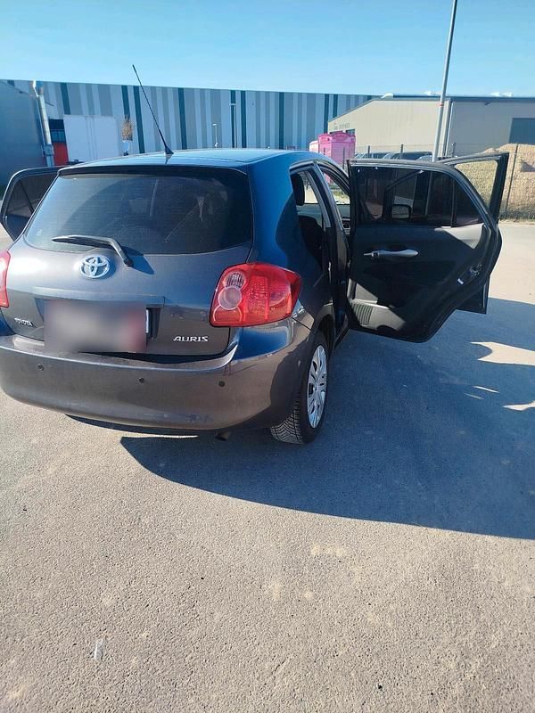 Gebraucht Toyota Auris 2007 Grau Kleinwagen