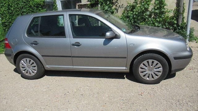Grau Gebraucht 2003 VW Golf IV Basis Limousine | 1.599 € (Fairer Preis) - Bild 1/4