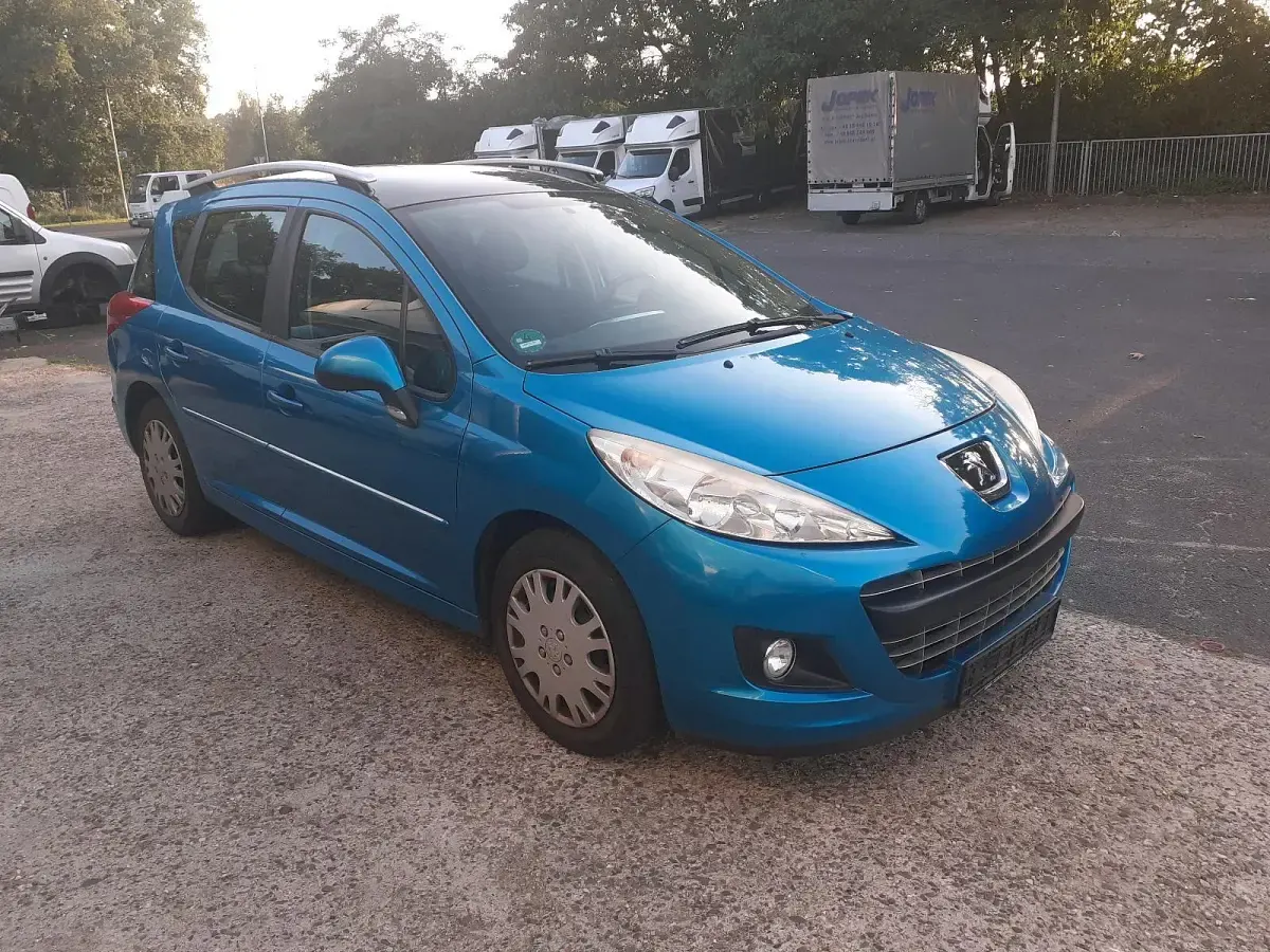 Gebraucht Peugeot 207 95 PS (69 kW) 2012 Blau Kombi