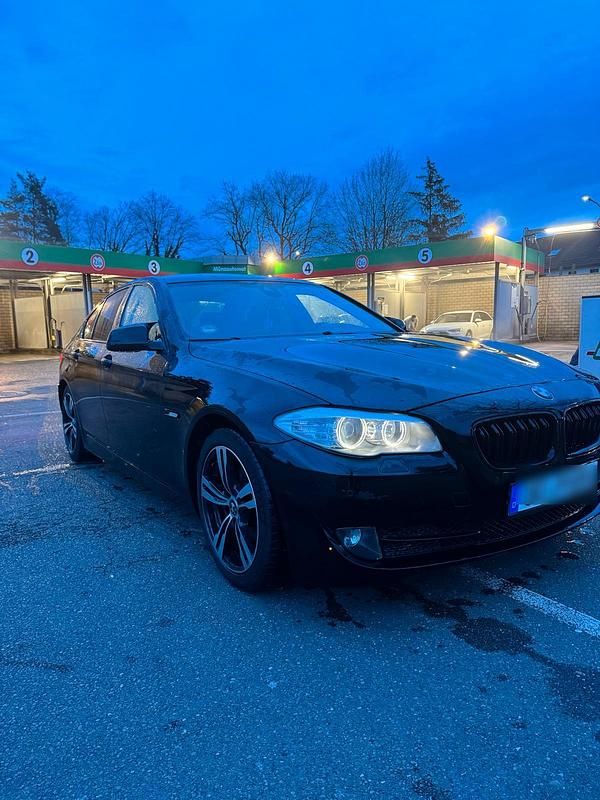 Gebraucht BMW 520 M Sport 184 PS (135 kW) 2012 Schwarz Limousine