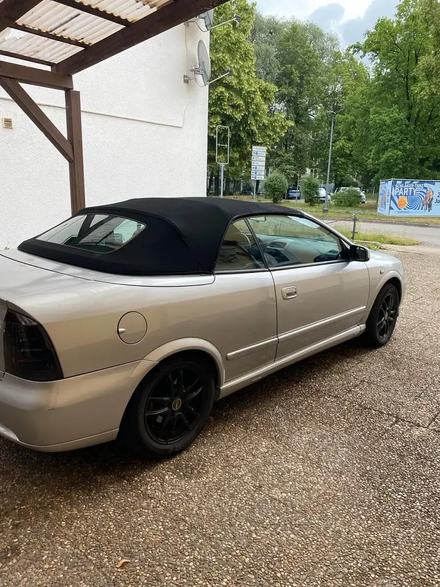 Gebraucht Opel Astra 125 PS (91 kW) 2004 Silber Cabrio