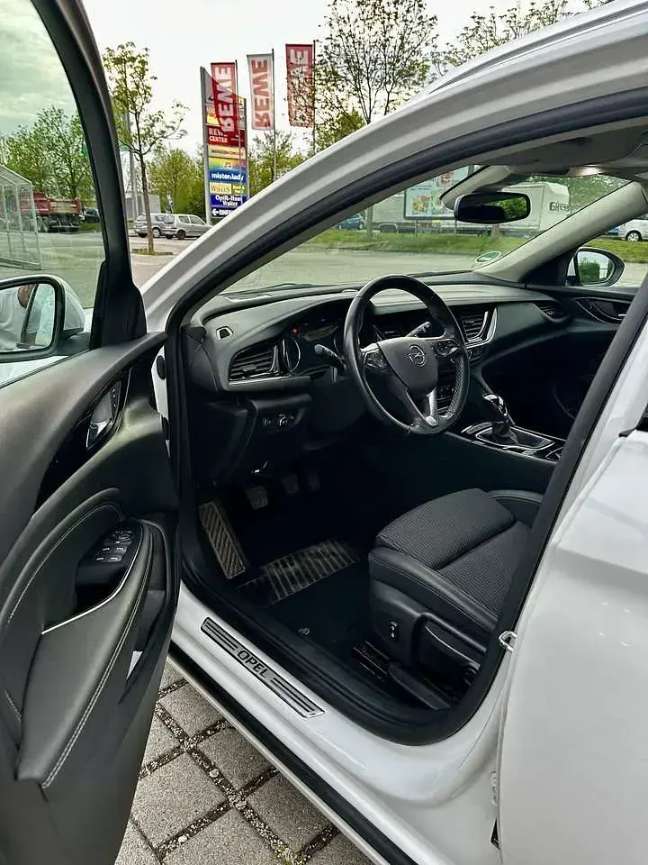 Gebraucht Opel Insignia Innovation 136 PS (100 kW) 2018 Weiß Kombi