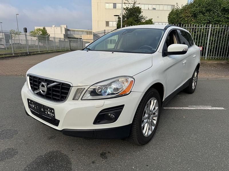 Weiß Gebraucht 2009 Volvo XC60 SUV | 8.490 € (Fairer Preis) - Bild 1/4
