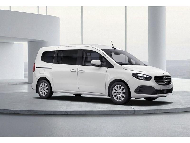 Gebraucht Mercedes T180 Progressive 131 PS (96 kW) 2025 Weiß Van / Kleinbus